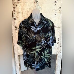 Caribbean Joe Short Sleeve Shirt!!  Size Large!!